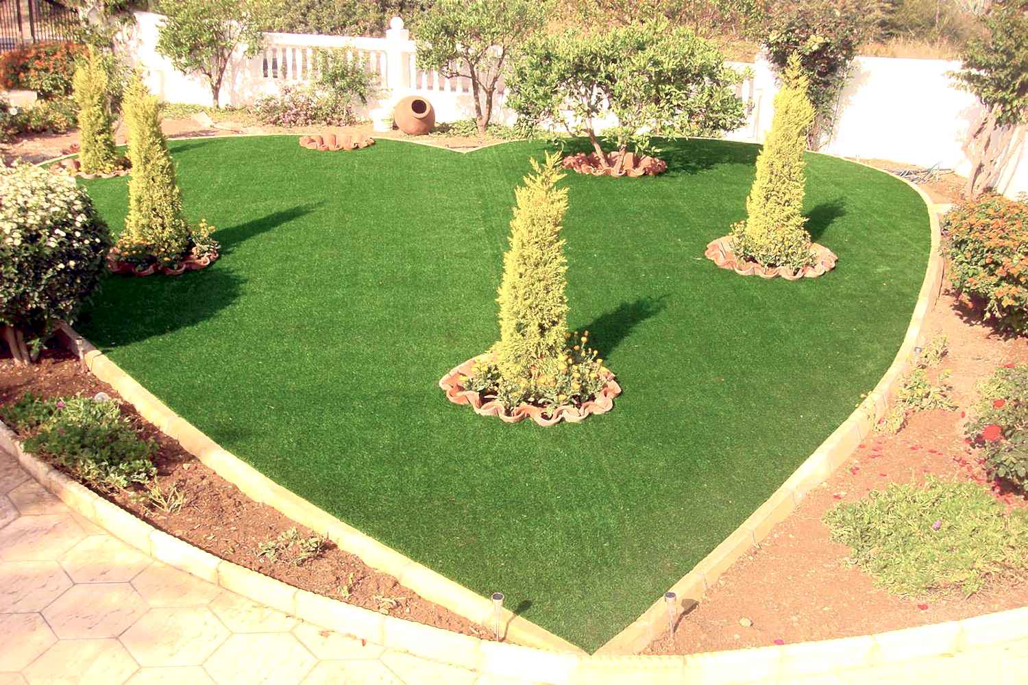 heart garden kibris bahce peyzaj 1