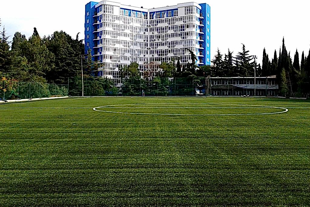 kirim spartak aluska futbol sahasi